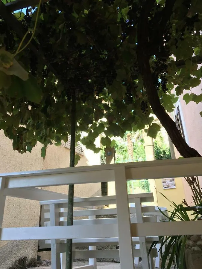 Apartments KAKI nur 100 meter vom Strand Mošćenička Draga