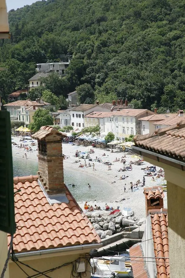 Apartments KAKI nur 100 meter vom Strand Mošćenička Draga